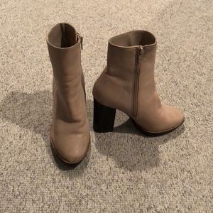 Tan Design Lab heeled boots
